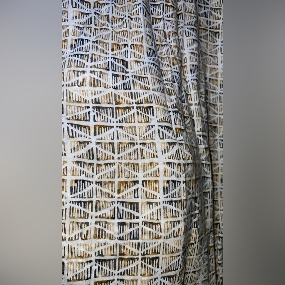 Liz Claiborne Tribal Tank Top Plus Size - Picture 2 of 7